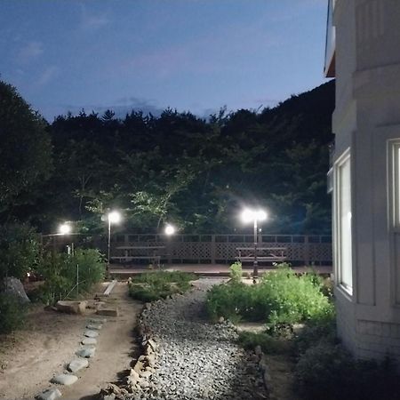White House Hotell Namhae Exteriör bild