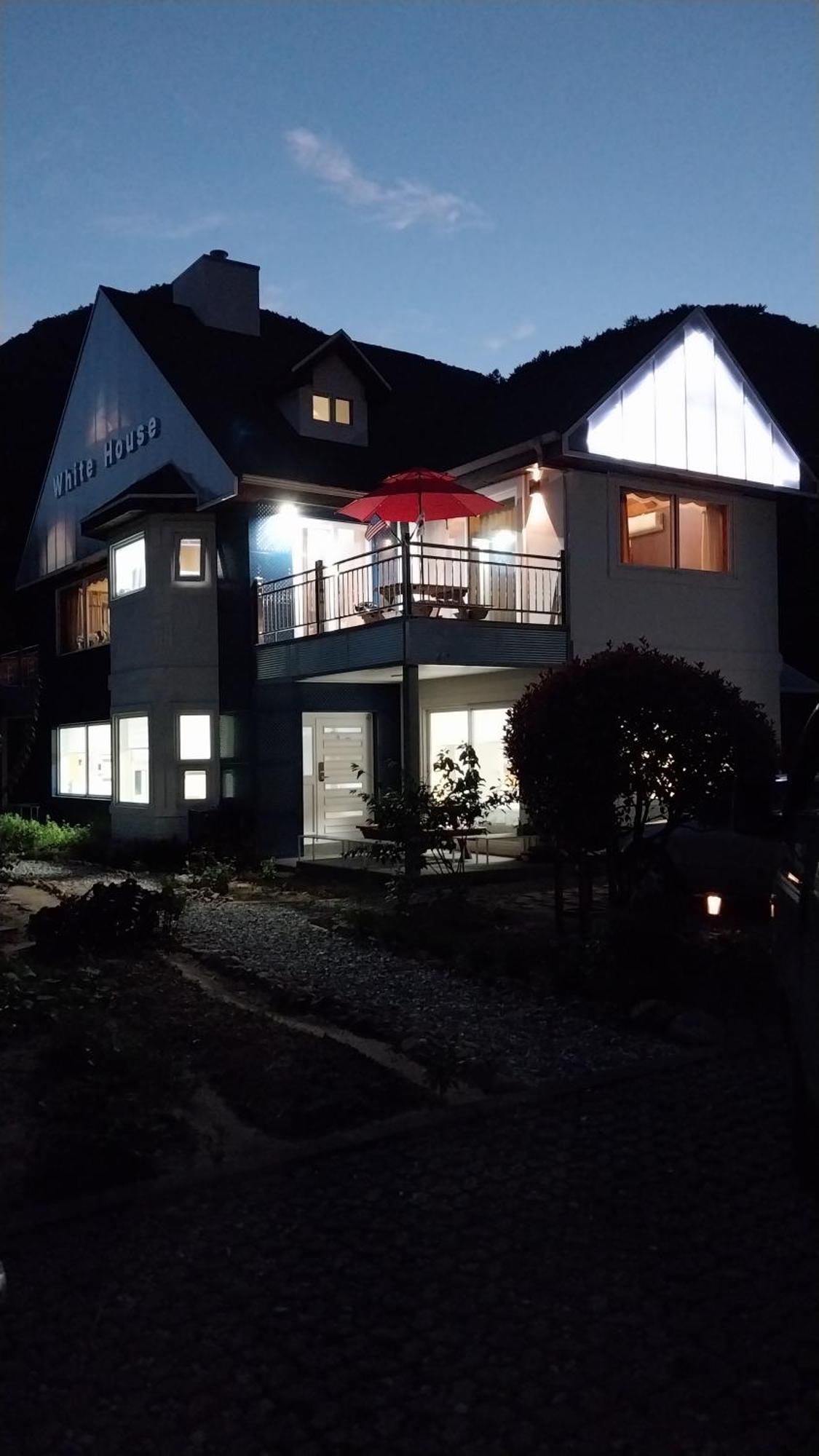 White House Hotell Namhae Exteriör bild