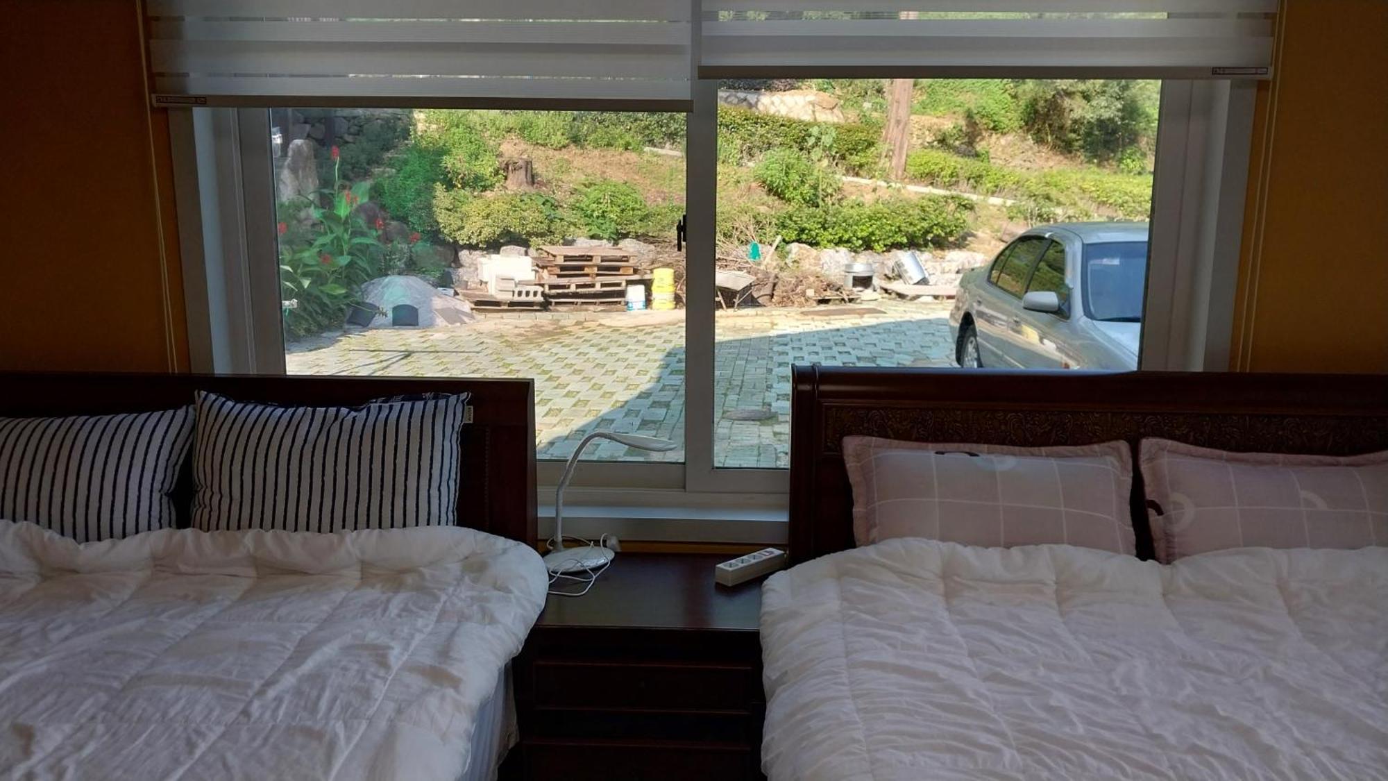 White House Hotell Namhae Exteriör bild